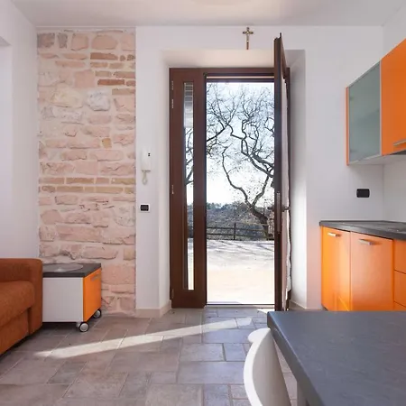 A03 - Massignano, Bilocale Immerso Nel 1 Ancône